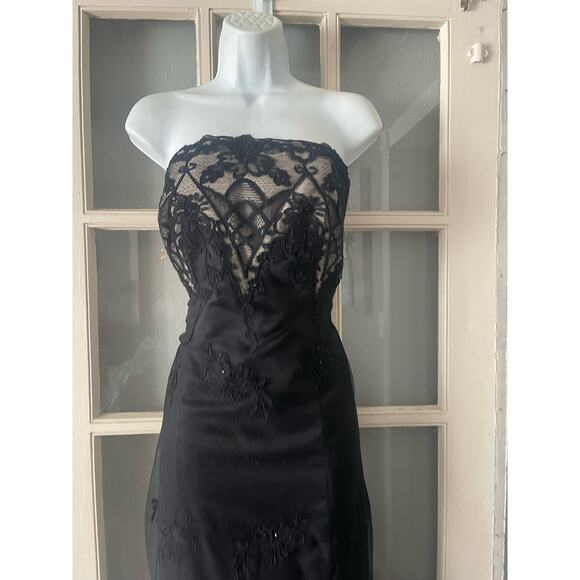 Helen Morley Halter Beaded‎ Lace Dress - Picture 5 of 10